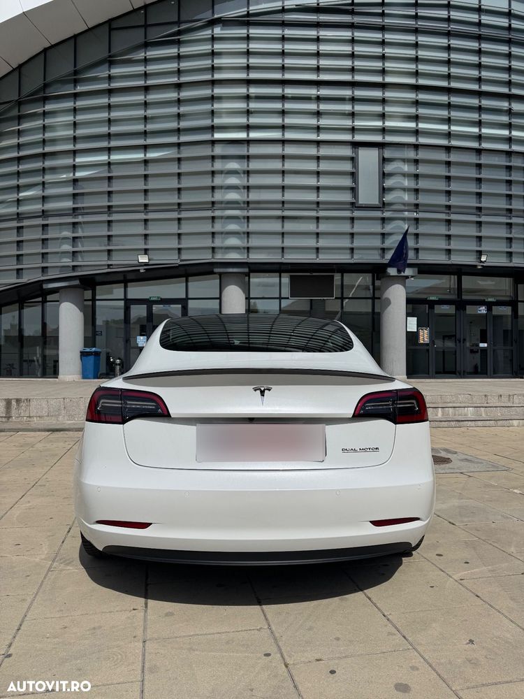 Tesla Model 3 - 9