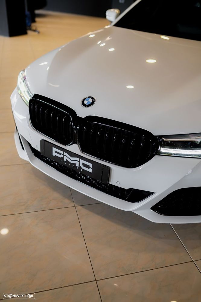 BMW 530 e Pack Desportivo M - 14