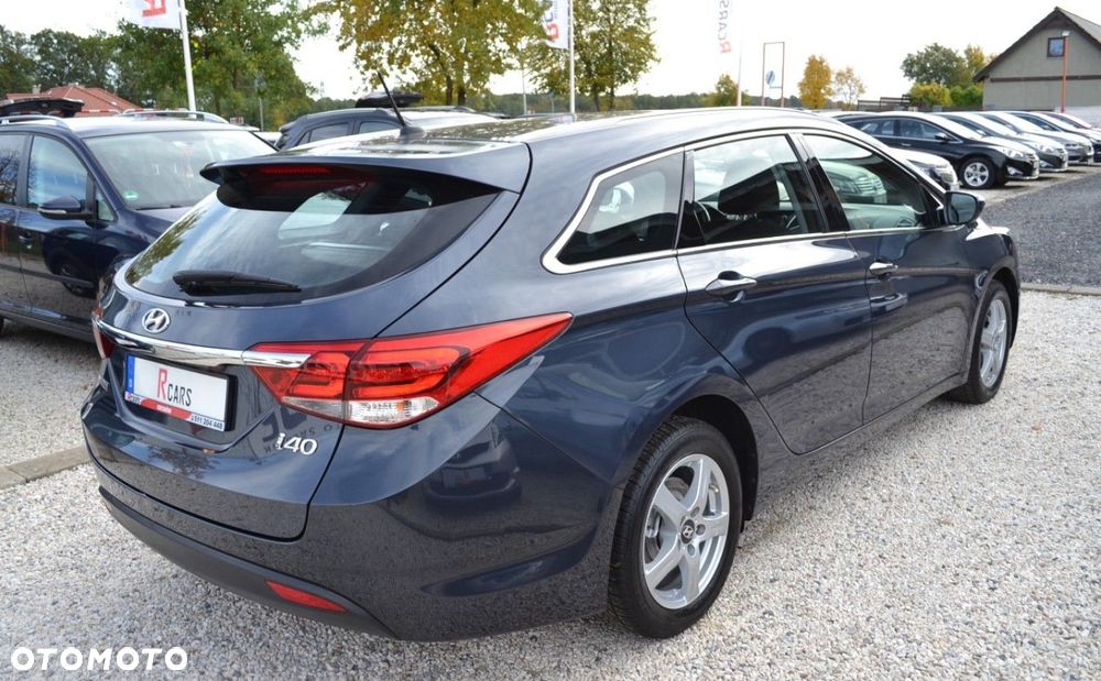 Hyundai i40 Kombi blue 1.6 Trend - 16