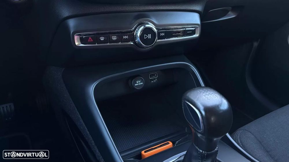 Volvo XC 40 1.5 T2 Momentum Core - 23