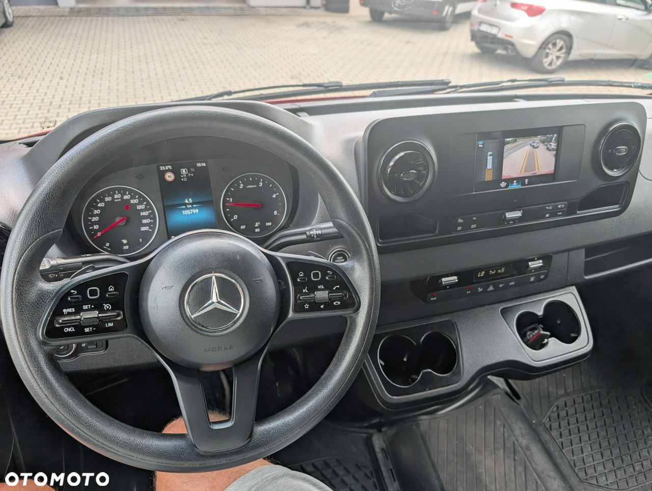 Mercedes-Benz Sprinter - 11
