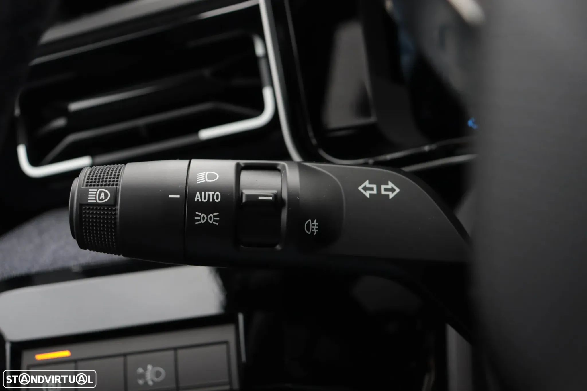 Renault 5 E-Tech 52 kWh Techno Autonomia Conforto - 24