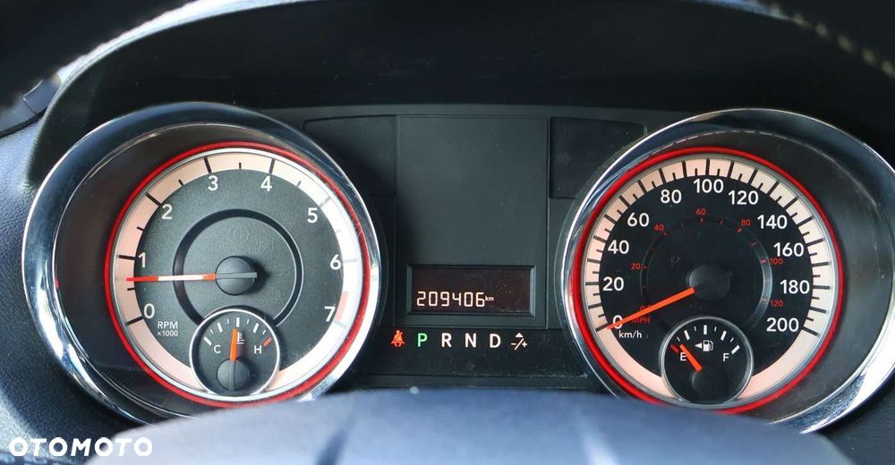 Dodge Grand Caravan - 26