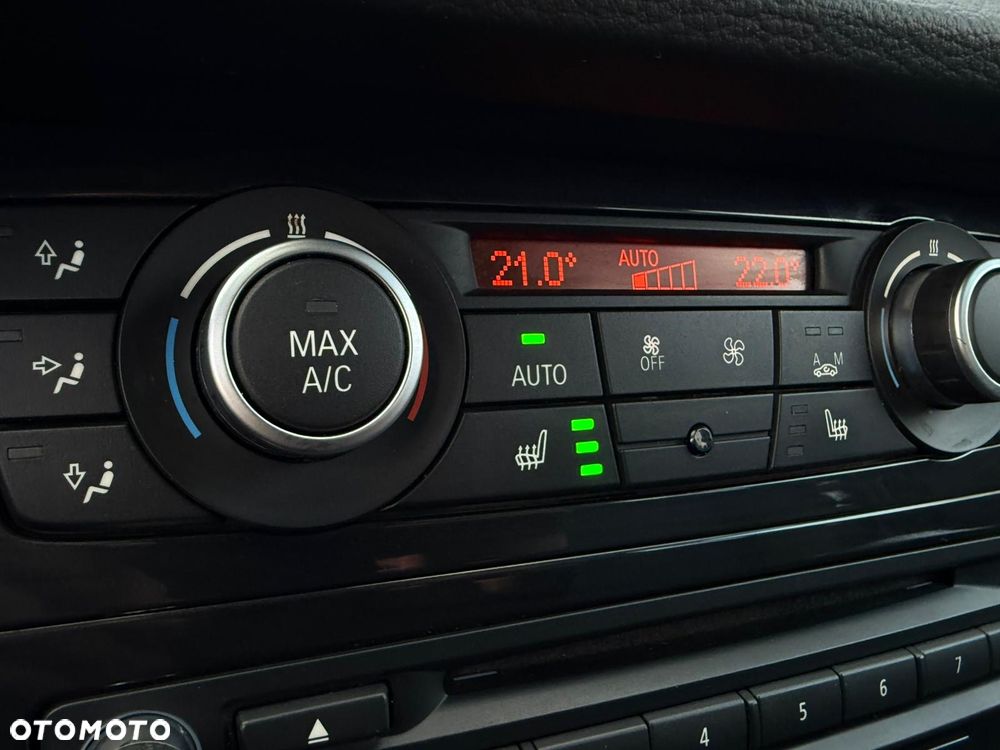 BMW X1 xDrive18d Sport Line - 32