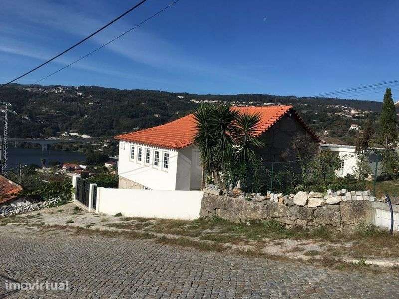vistas maravilhosas sobre o rio (Casa em Pedra) - Grande imagem: 2/12