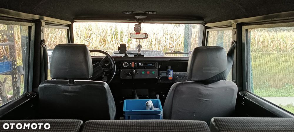 Land Rover Defender - 8