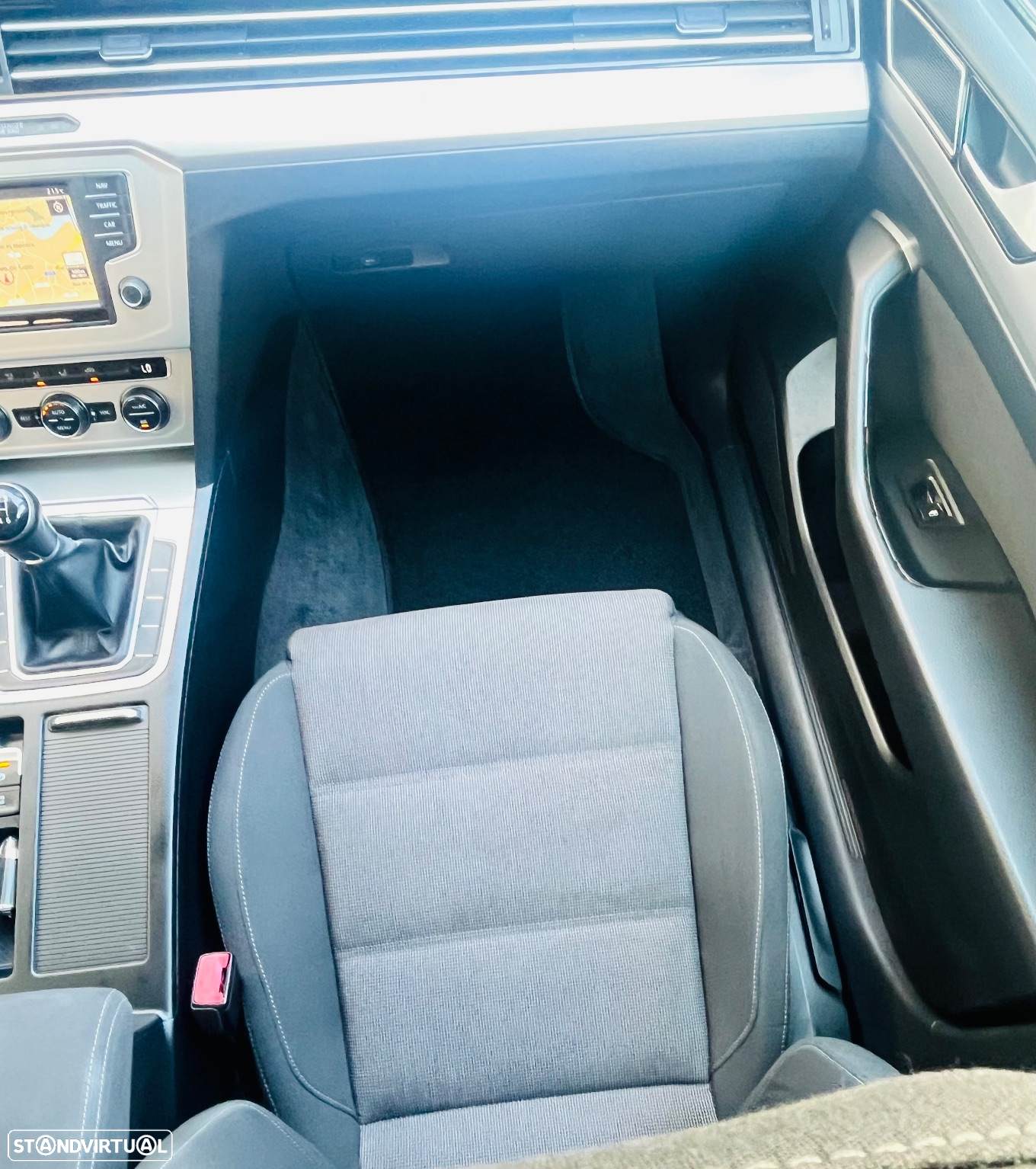 VW Passat Variant 2.0 TDi Confortline - 33
