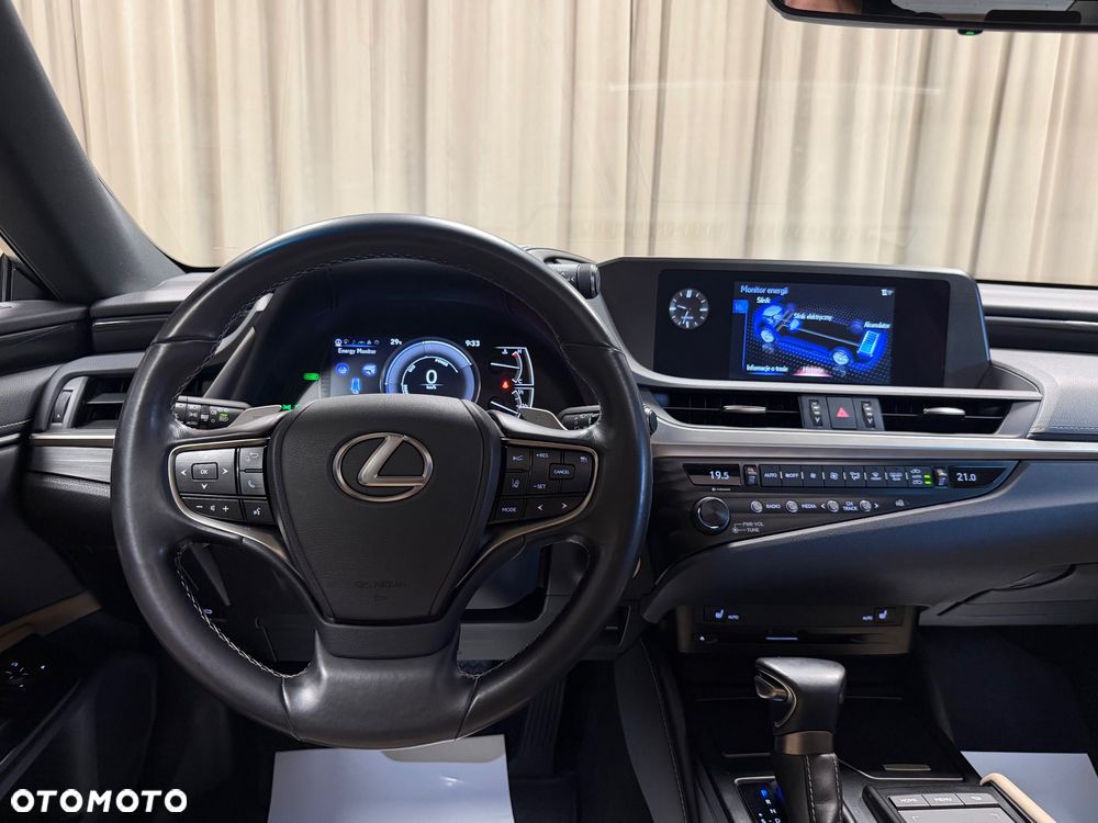 Lexus ES 300h Business Edition - 9