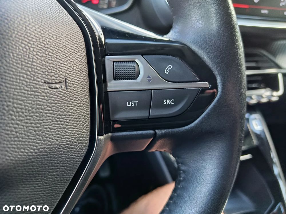 Peugeot 208 TURBO 100 Allure - 16