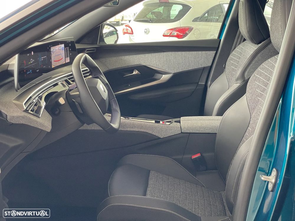 Peugeot e-3008 Allure — fotografia 13