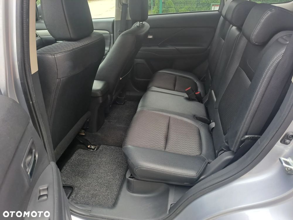 Mitsubishi Outlander 2.2 DI-D 4WD Diamant Edition - 13
