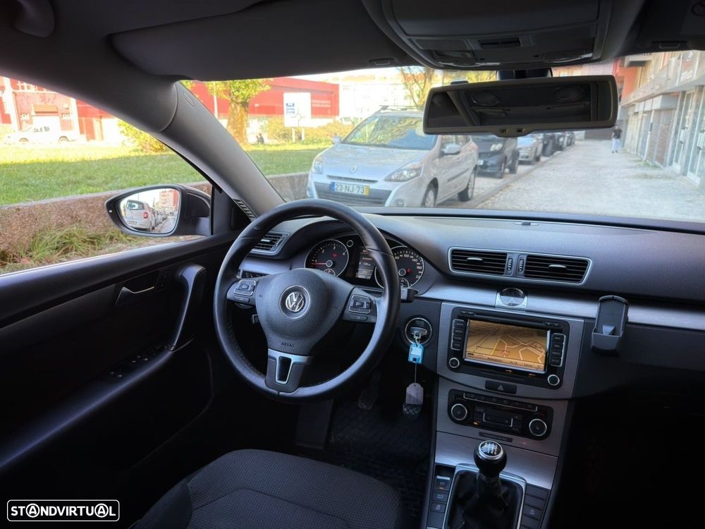 VW Passat Variant 1.6 TDI BlueMotion - 14