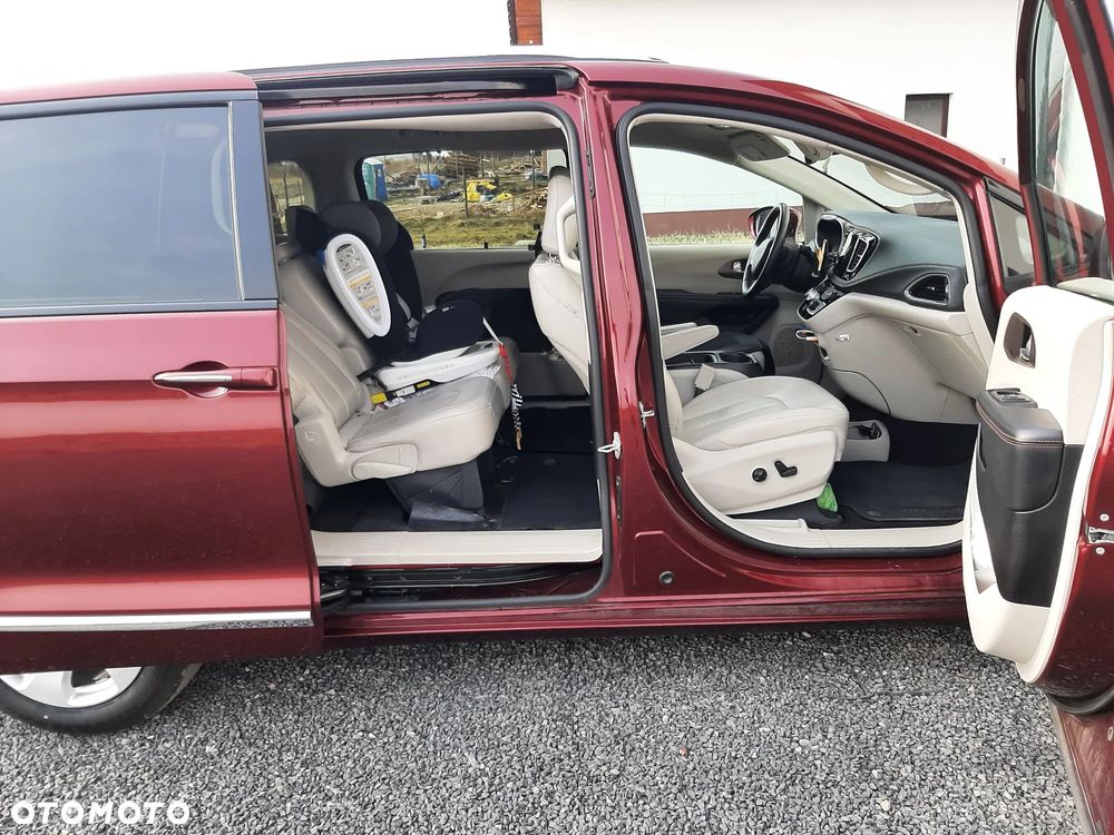 Chrysler Pacifica - 3