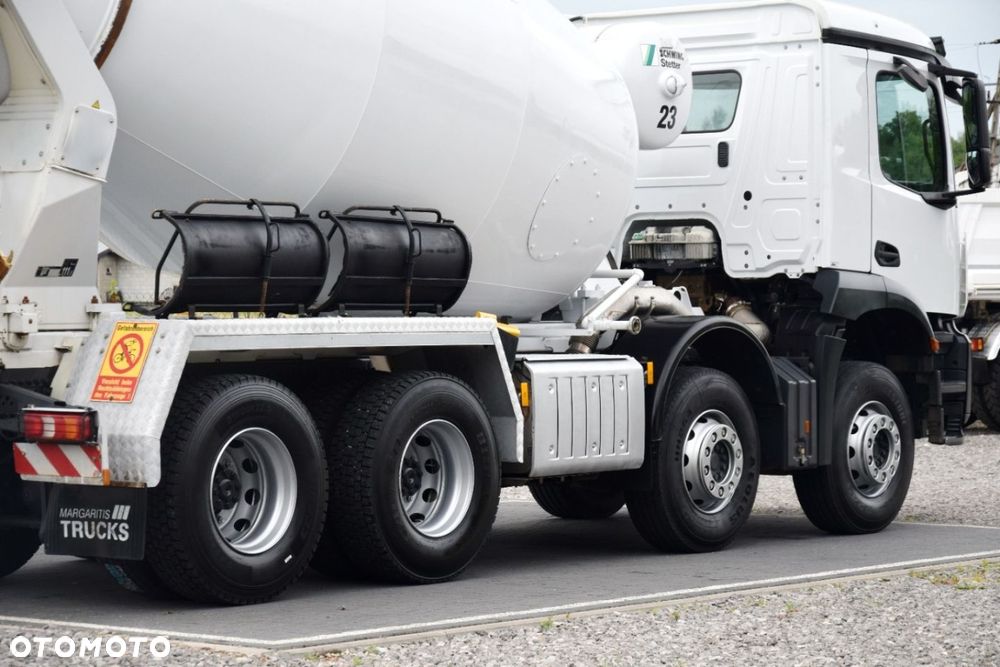 Mercedes-Benz Arocs 3243 - 20