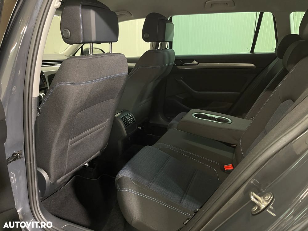 Volkswagen Passat - 10