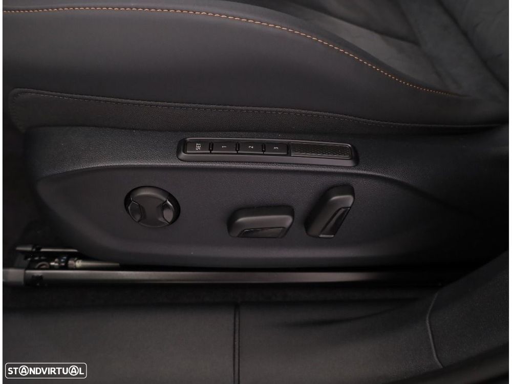 Cupra Terramar 1.5 e-Hybrid VZ DSG - 17
