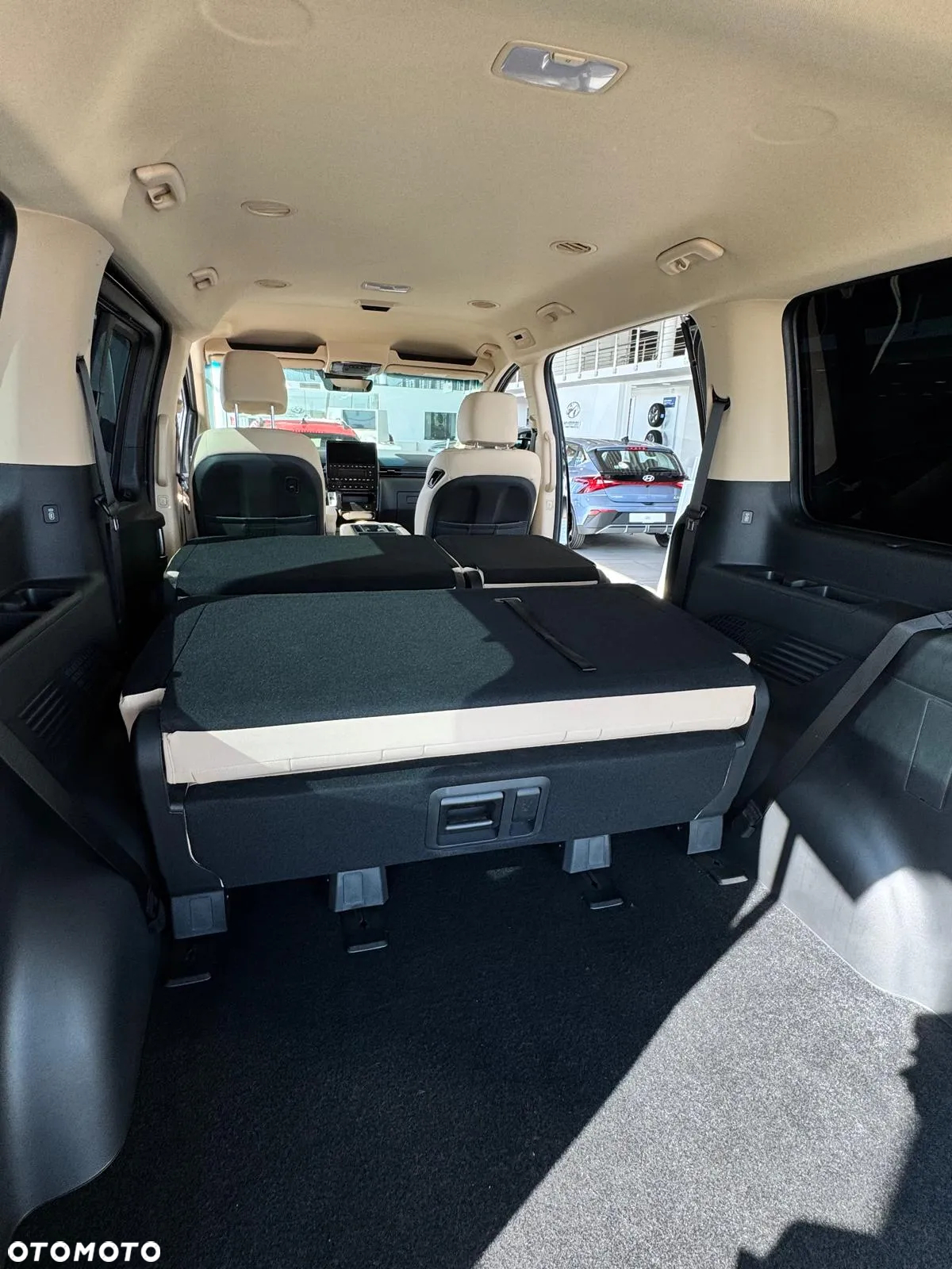 Hyundai Staria 1.6 T-GDI HEV Smart VIP - 27