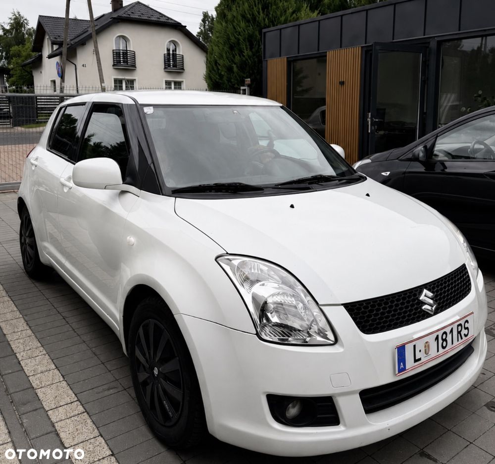 Suzuki Swift 1.3 Limited 25 - 1