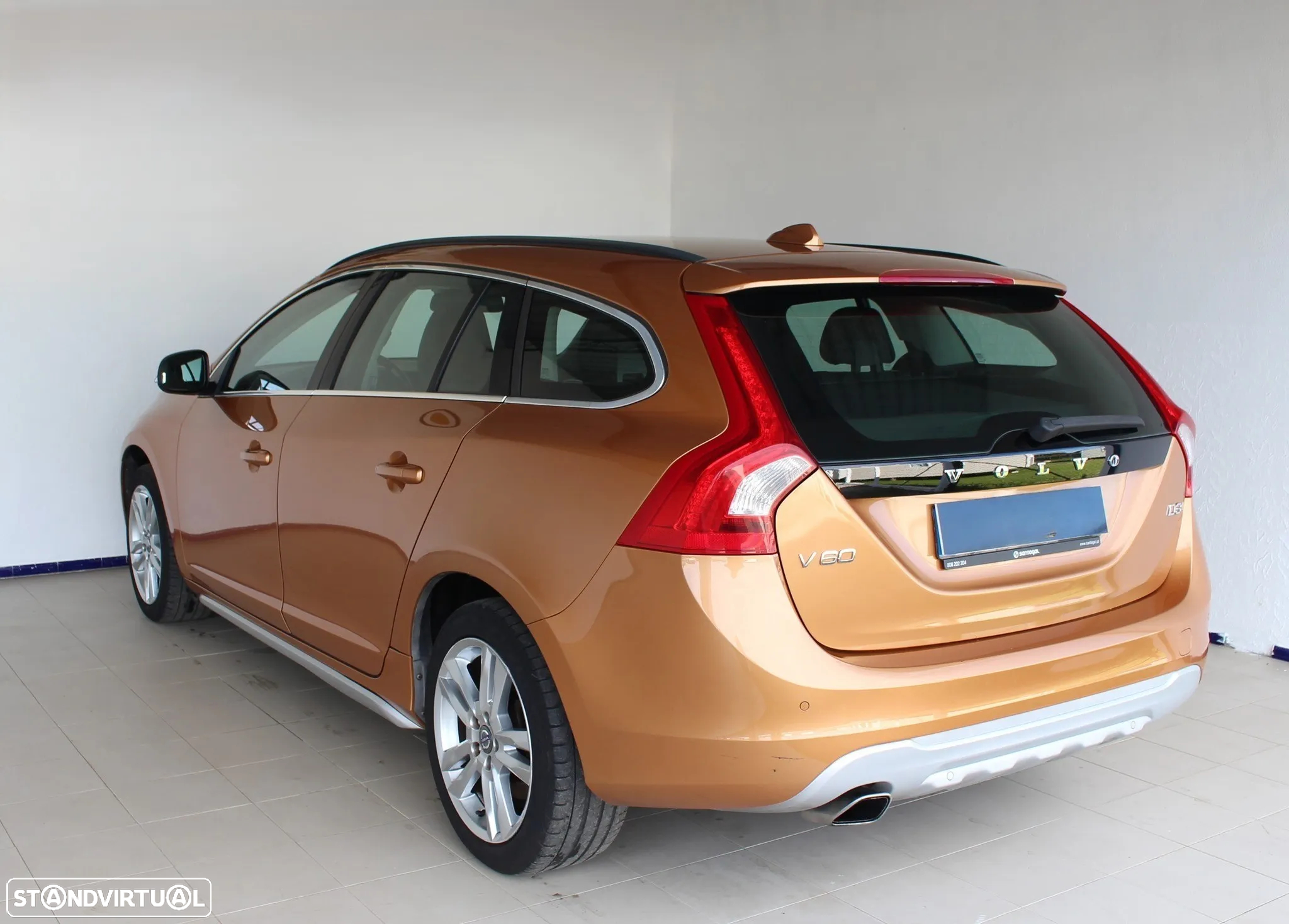 Volvo V60 2.0 D3 Momentum - 6