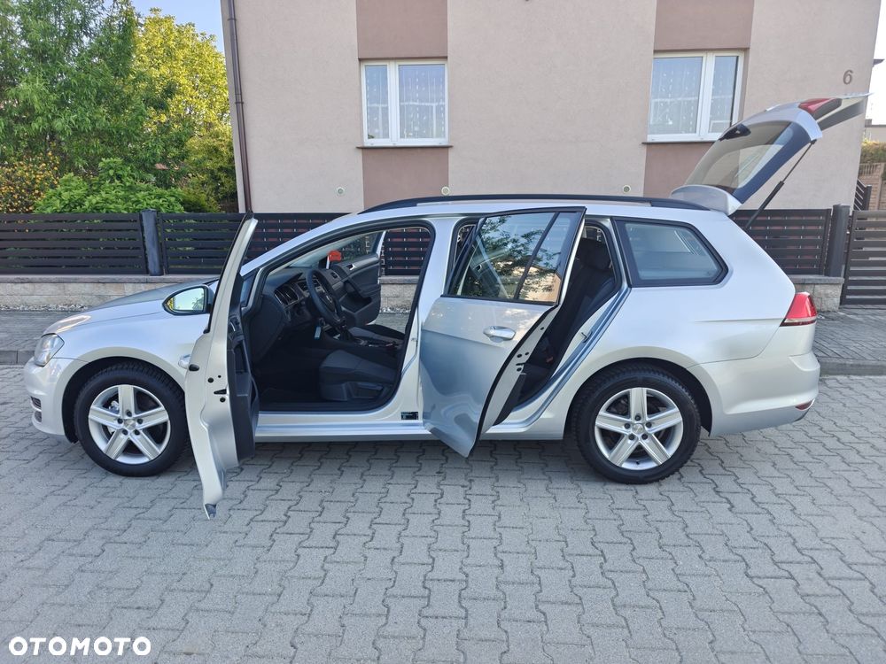 Volkswagen Golf - 22