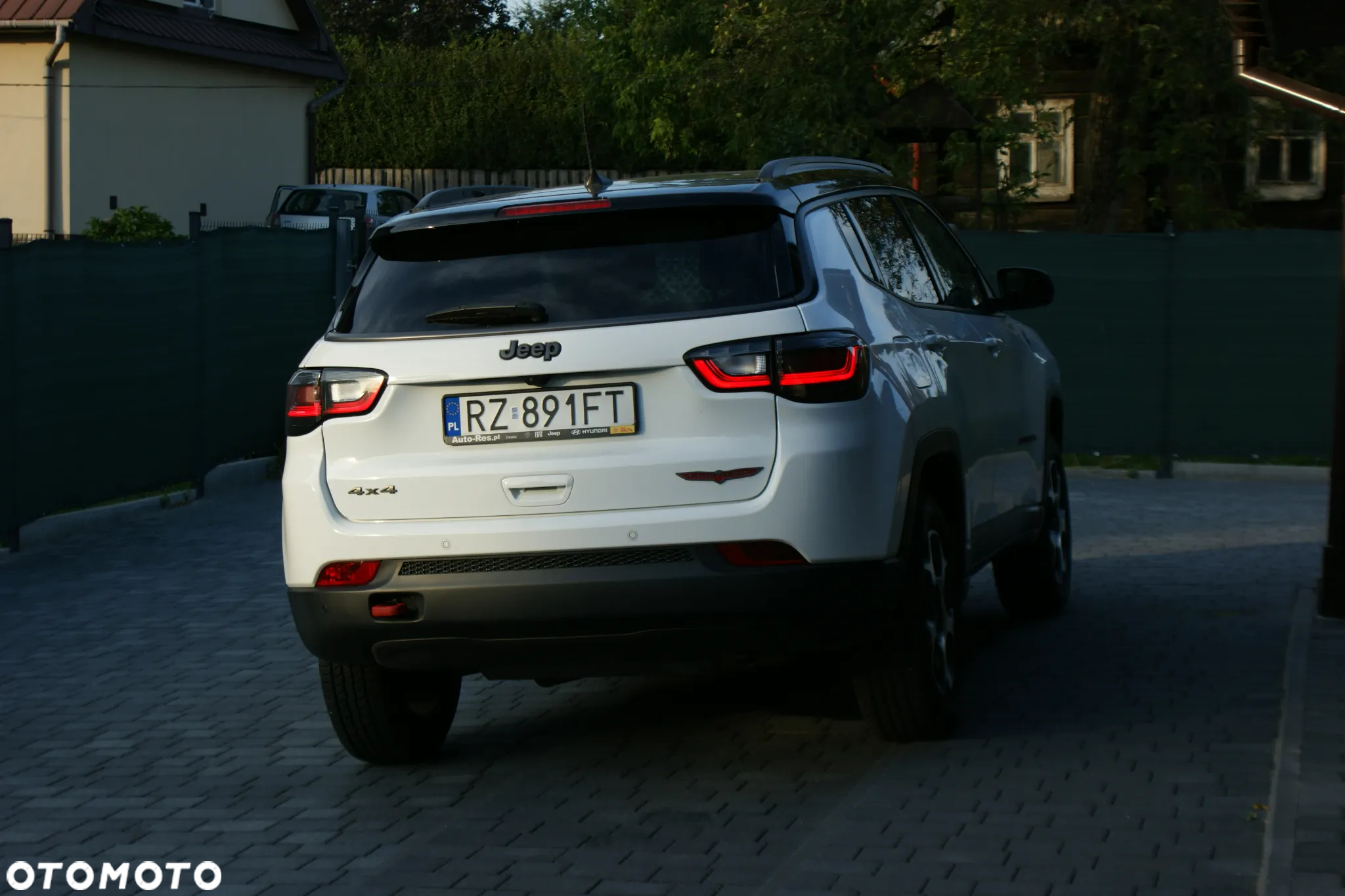 Jeep Compass - 26