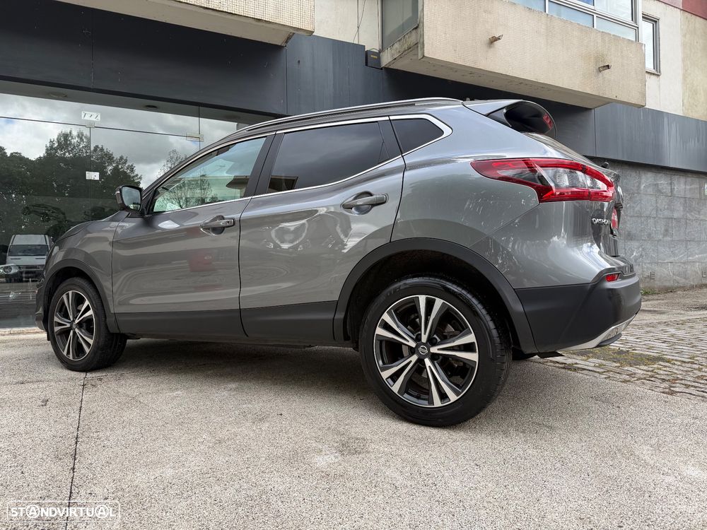 Nissan Qashqai 1.5 dCi N-Connecta J18+Led - 4