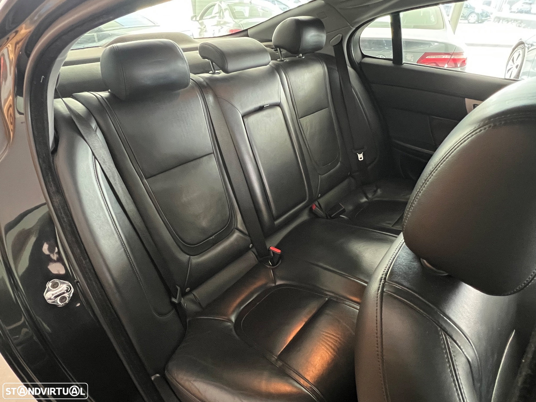 Jaguar XF 2.2 D Premium Luxury - 13
