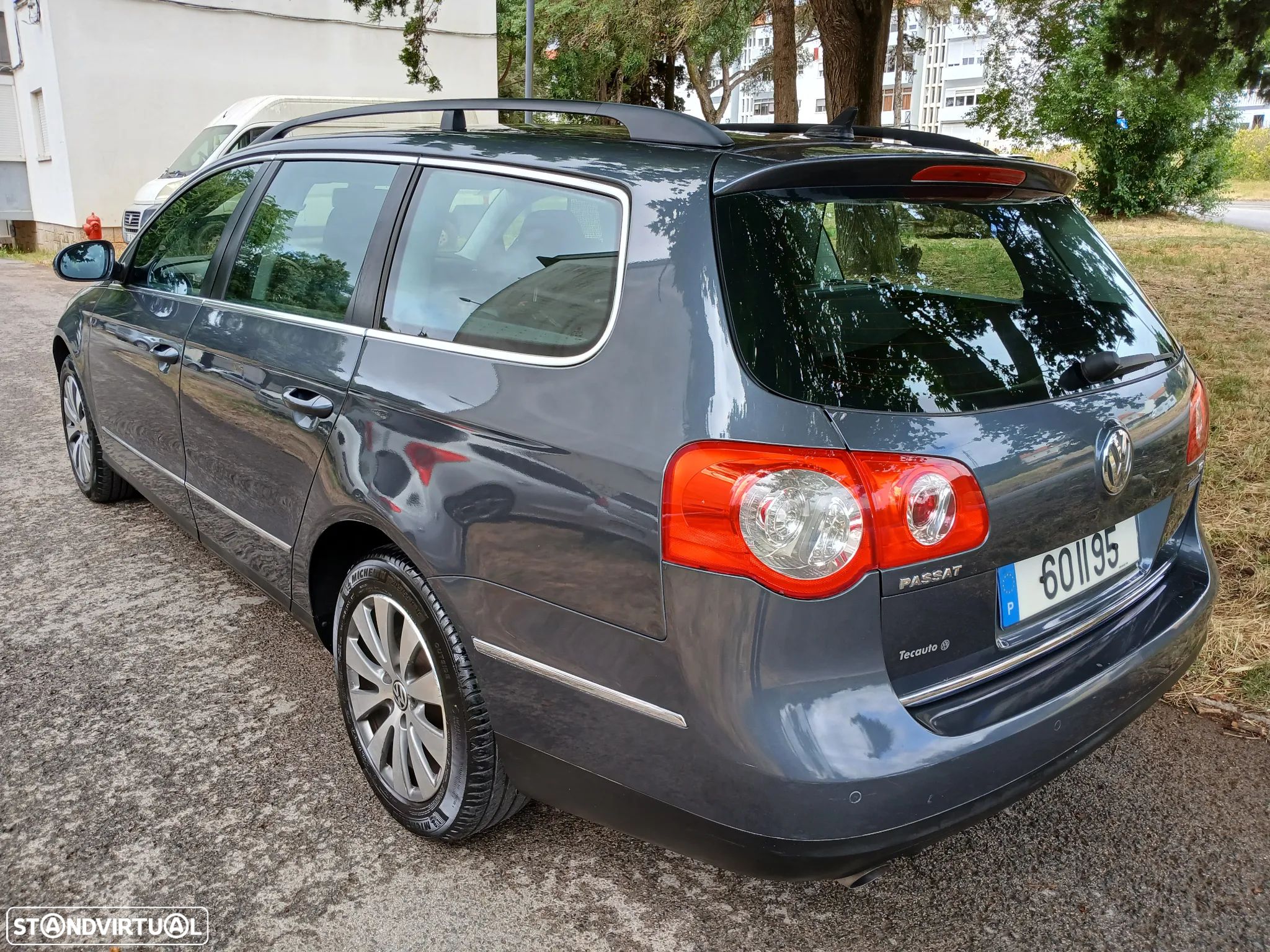 VW Passat Variant 1.6 TDI Confortline BlueMotion - 1