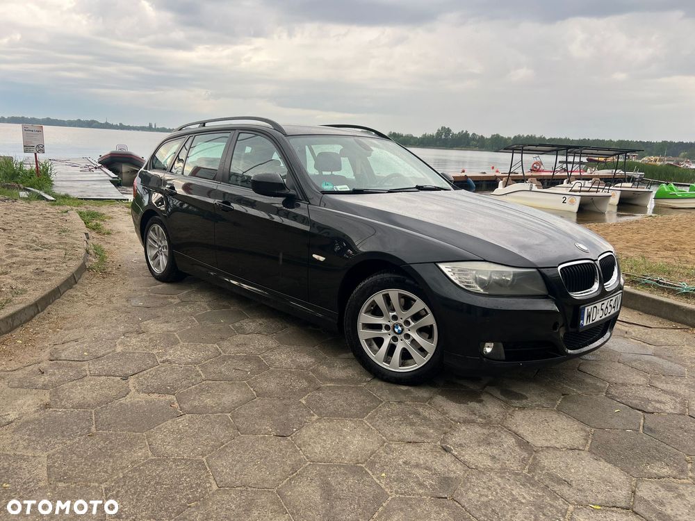 BMW Seria 3 318i - 4