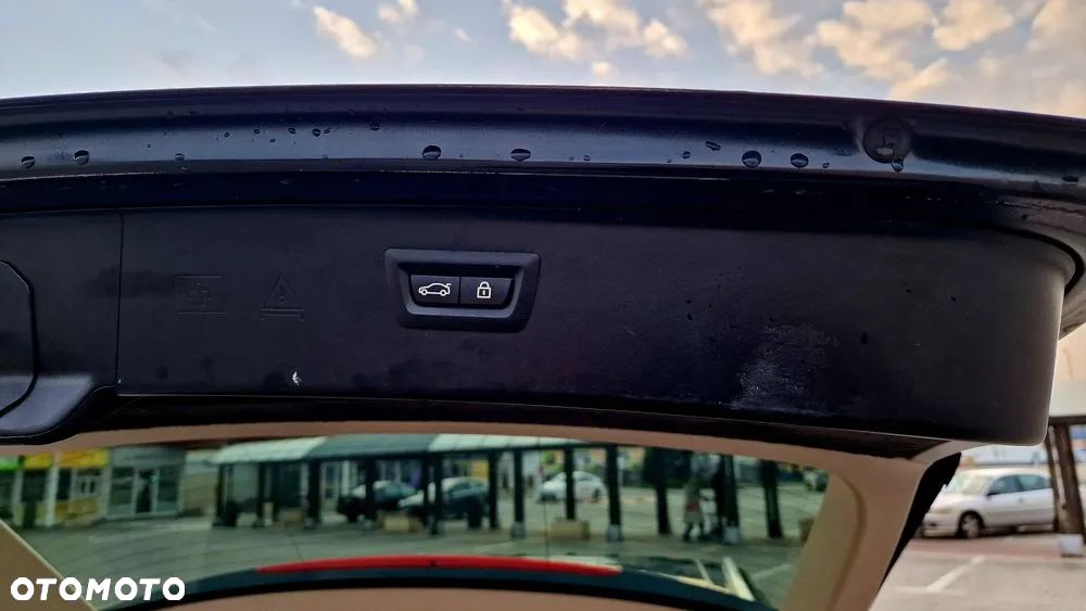 BMW Seria 5 525d xDrive - 11