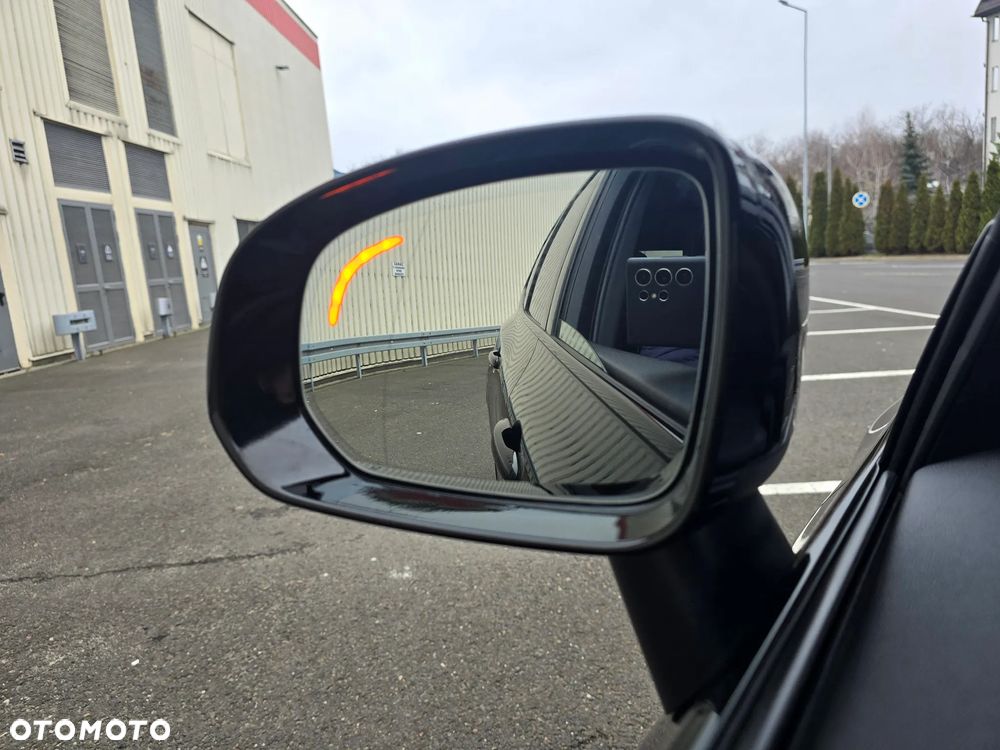 Volvo XC 60 B5 B AWD Ultimate Dark - 34