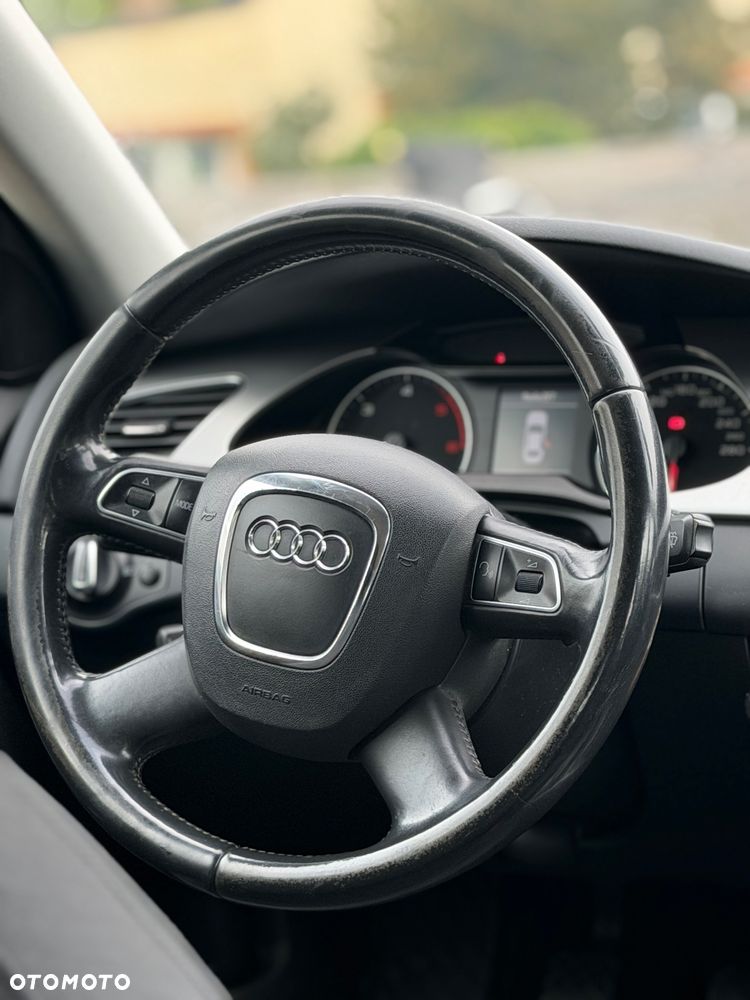 Audi A4 Limousine - 12