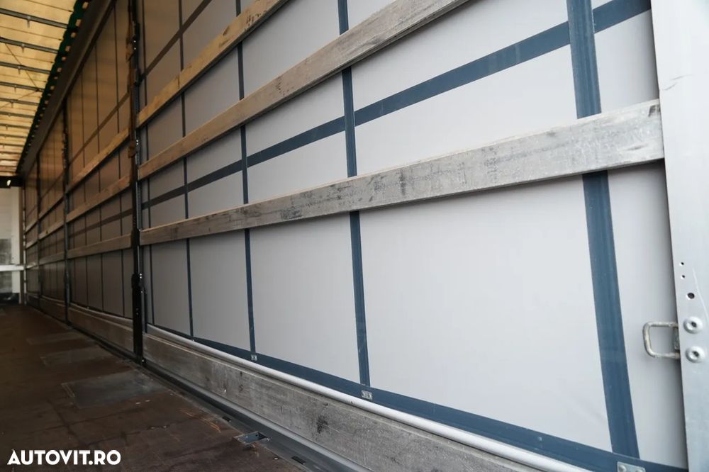 Wielton REMORCĂ CU CORTINĂ WIELTON STANDARD / ACOPERIȘ LVT / SISTEM BDE - STALPINI CULISANȚI / AXĂ RIDICABILĂ / PUȚIN FOLOSITĂ - 17