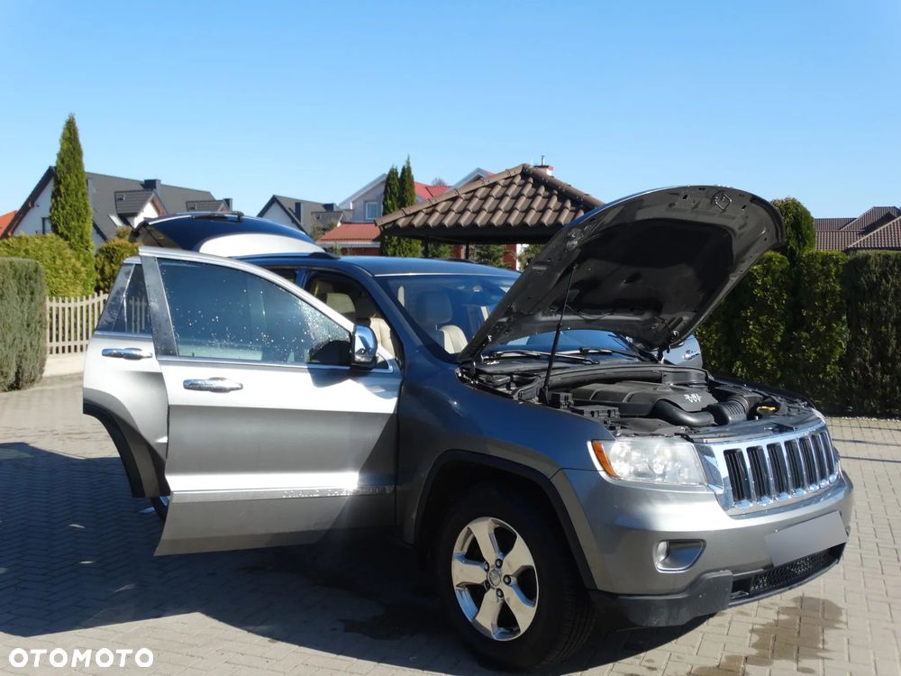 Jeep Grand Cherokee - 28