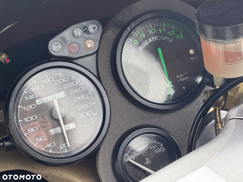 Ducati 748 - 8