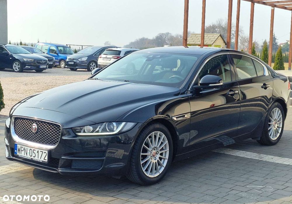 Jaguar XE - 6