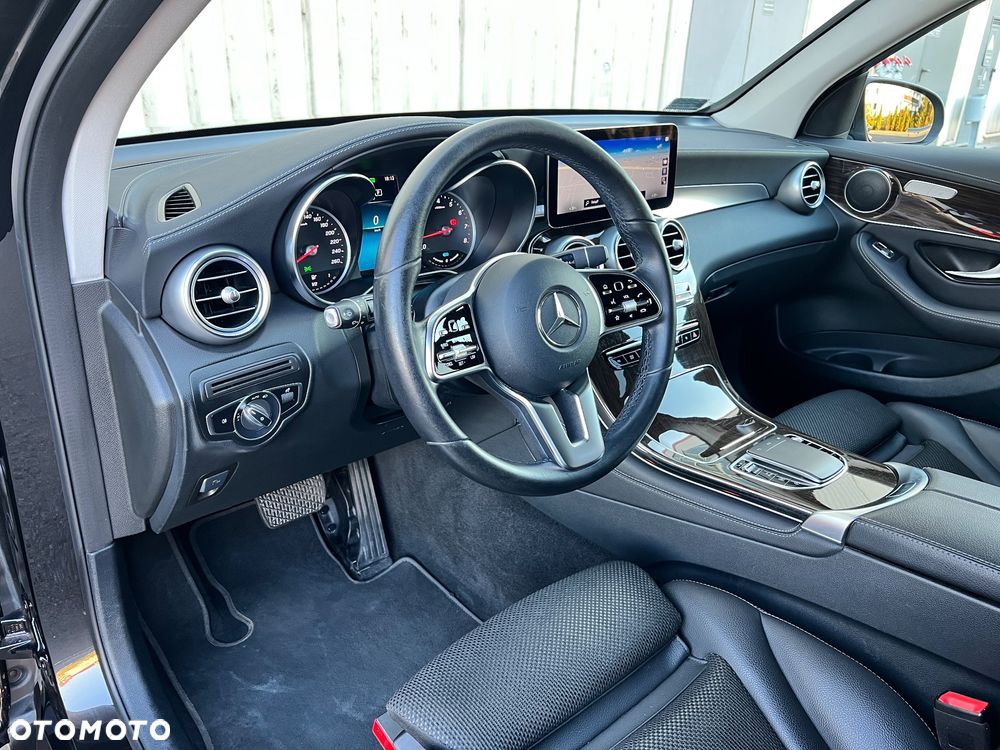 Mercedes-Benz GLC 200 4Matic 9G-TRONIC AMG Line - 13