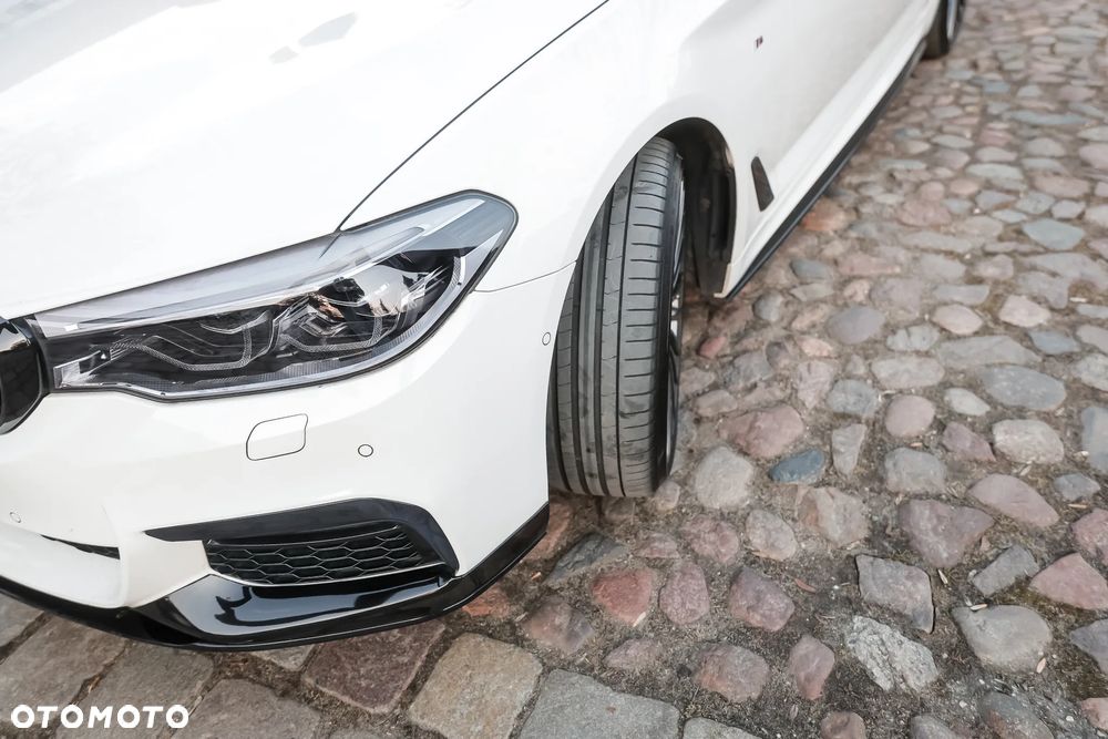 BMW Seria 5 520d M Sport - 4