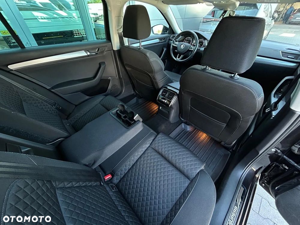 Skoda Superb 2.0 TDI 4x4 Style DSG - 9