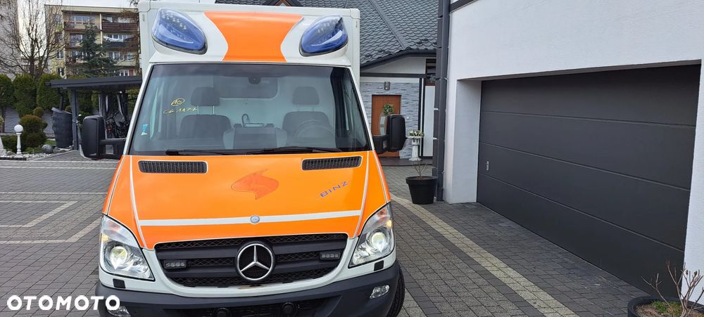 Mercedes-Benz 519 - 5