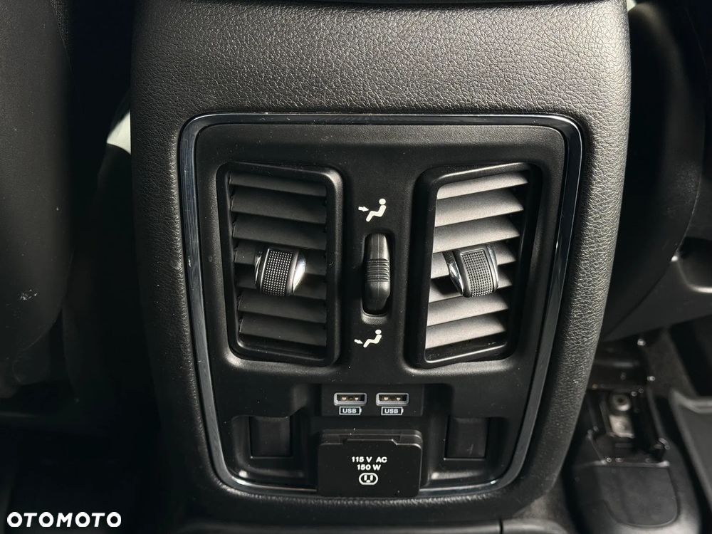 Jeep Grand Cherokee - 17