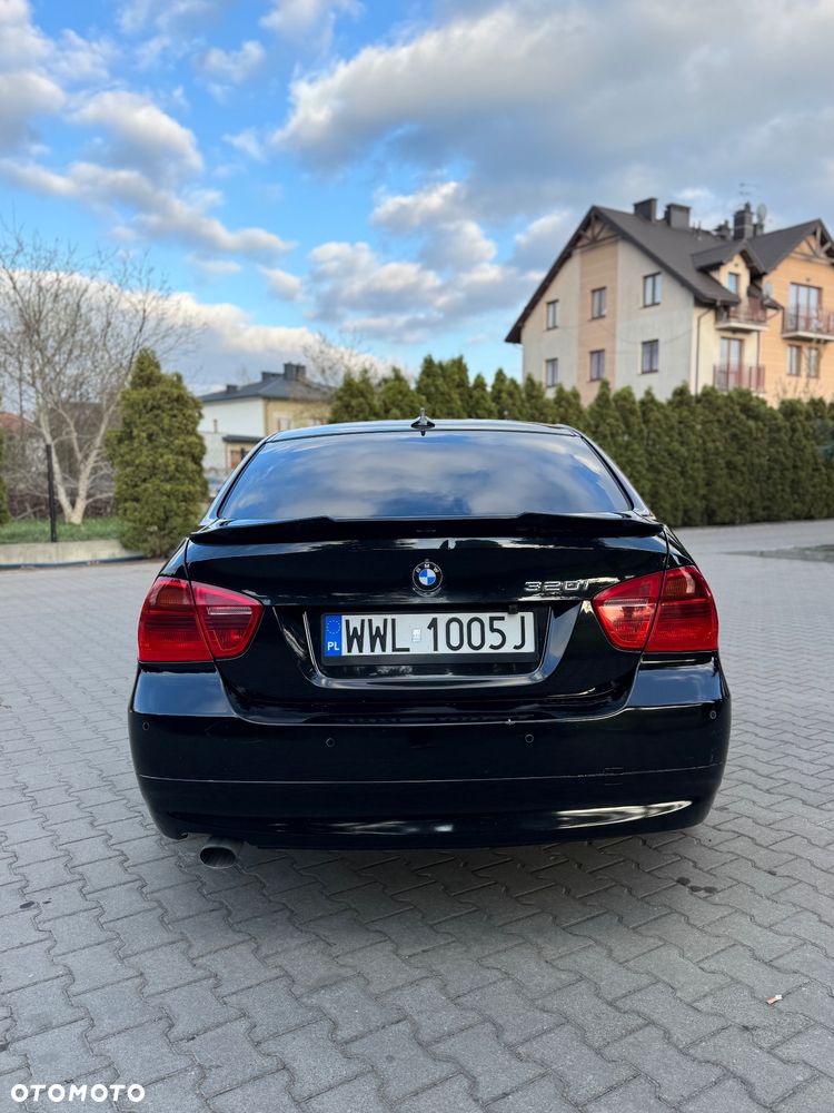 BMW Seria 3 320i - 37