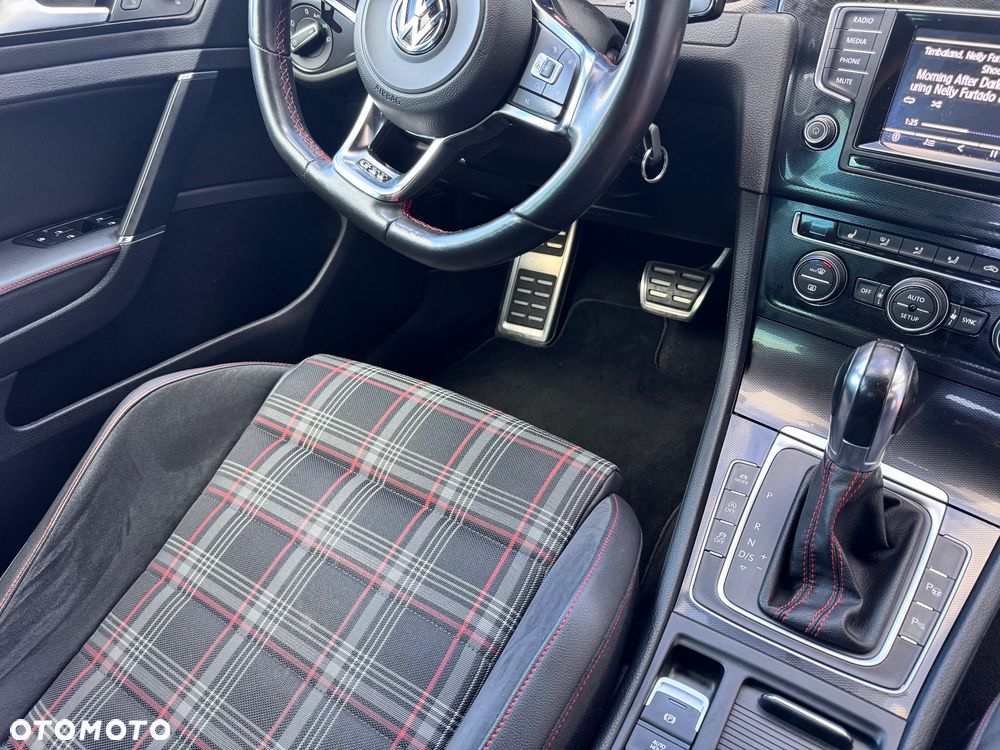 Volkswagen Golf 2.0 TSI BMT GTI Performance DSG - 28