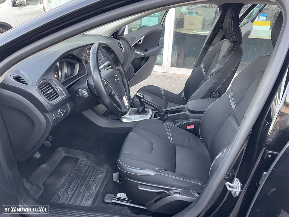 Volvo V40 2.0 D2 Momentum - 11