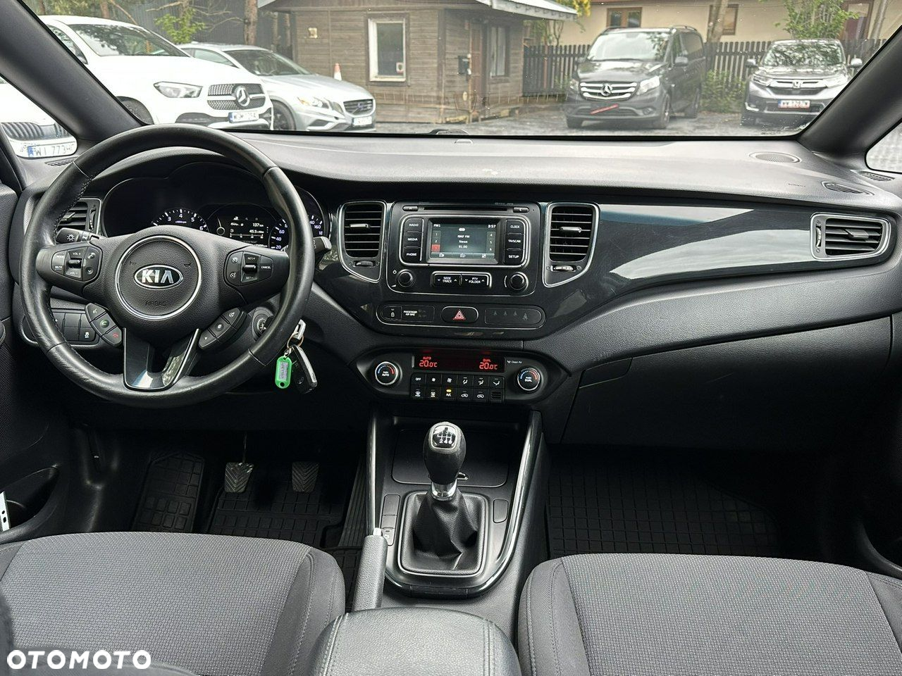 Kia Carens 1.6 GDI L - 19