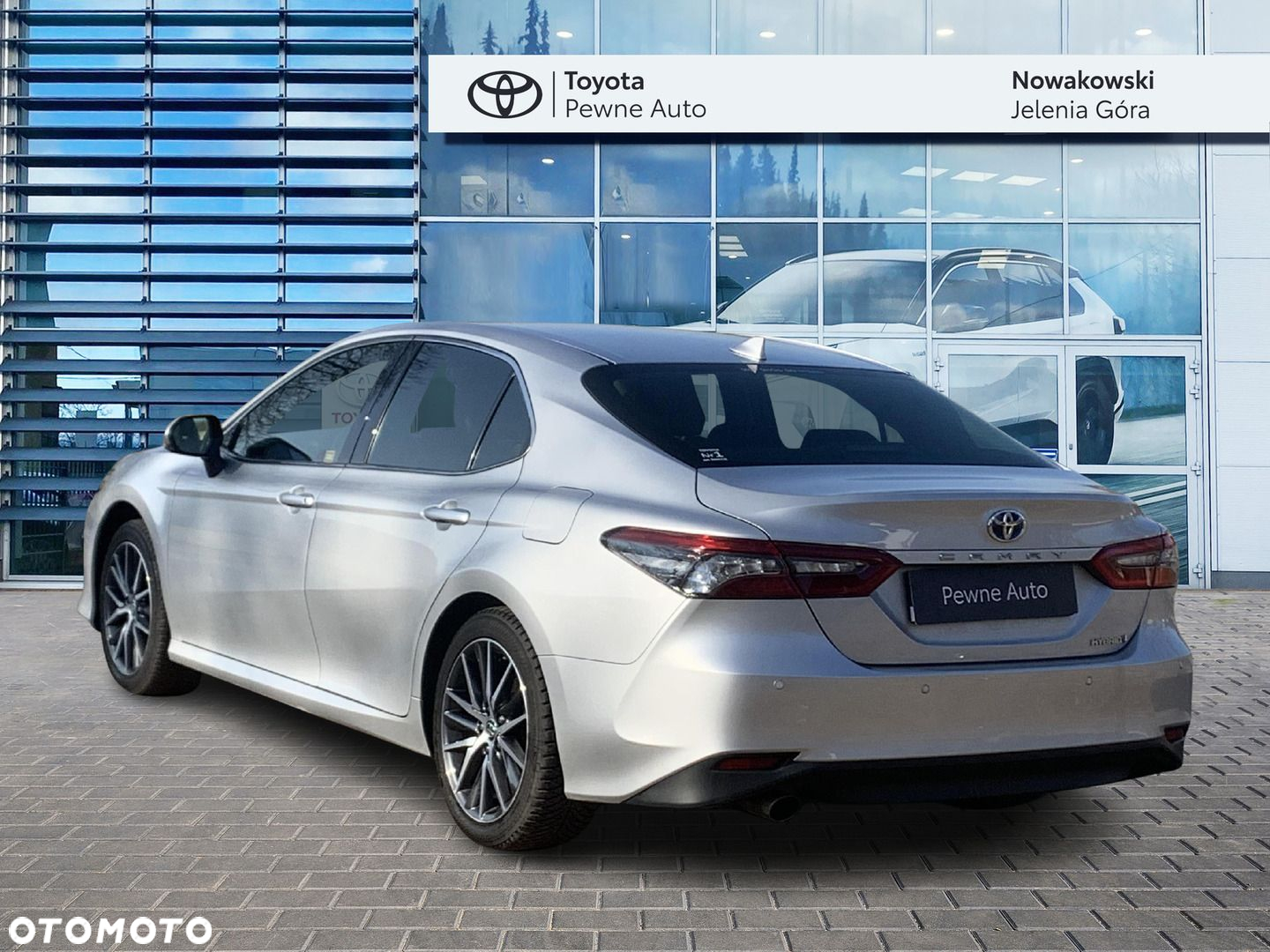 Toyota Camry - 3