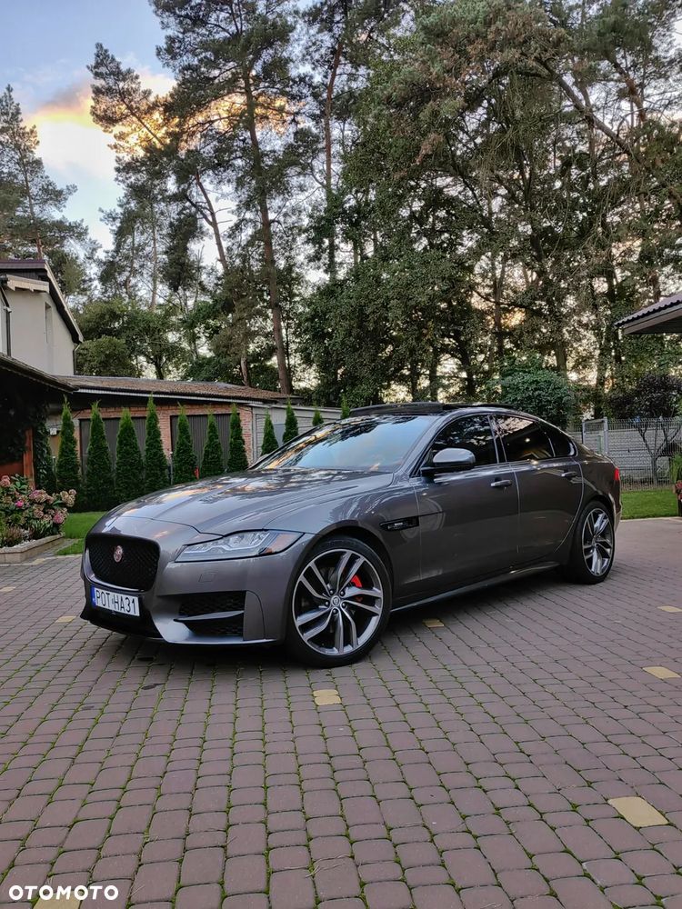 Jaguar XF 35t R-Sport - 1
