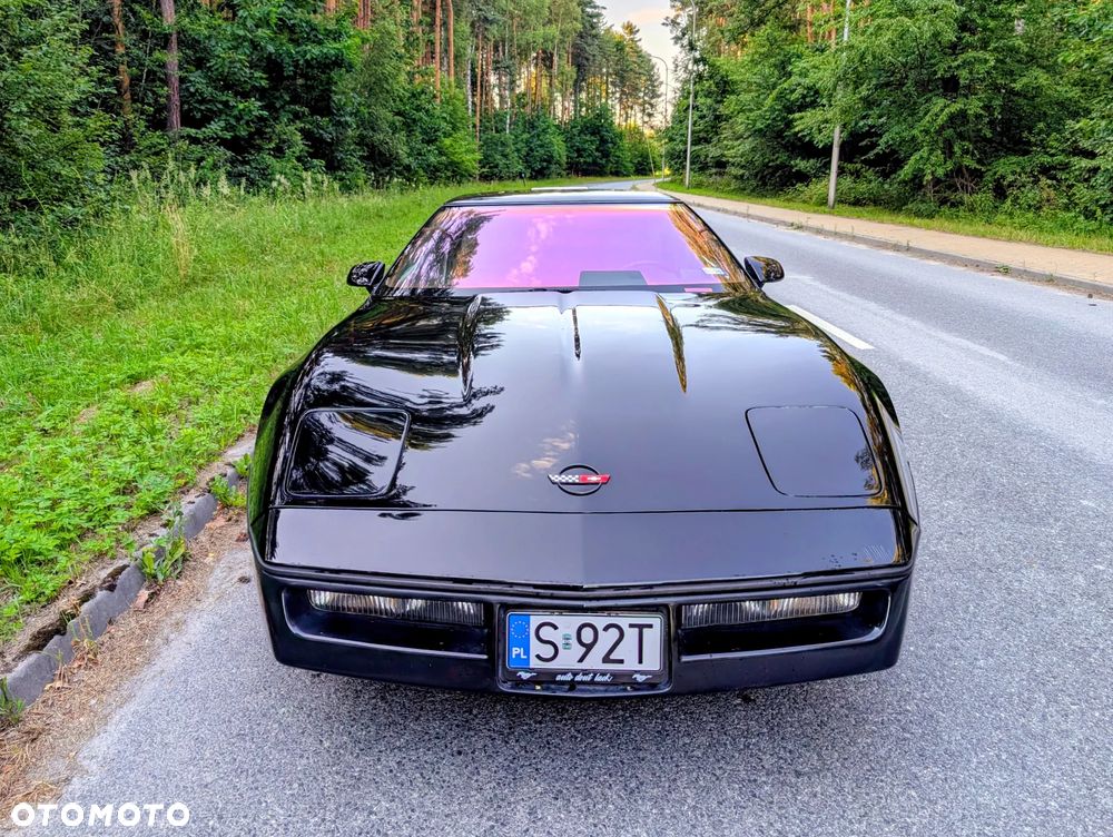 Chevrolet Corvette - 4