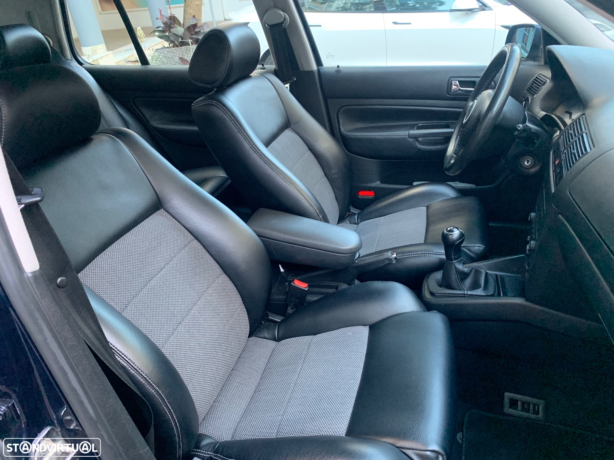 VW Golf 1.9 TDi Highline - 7