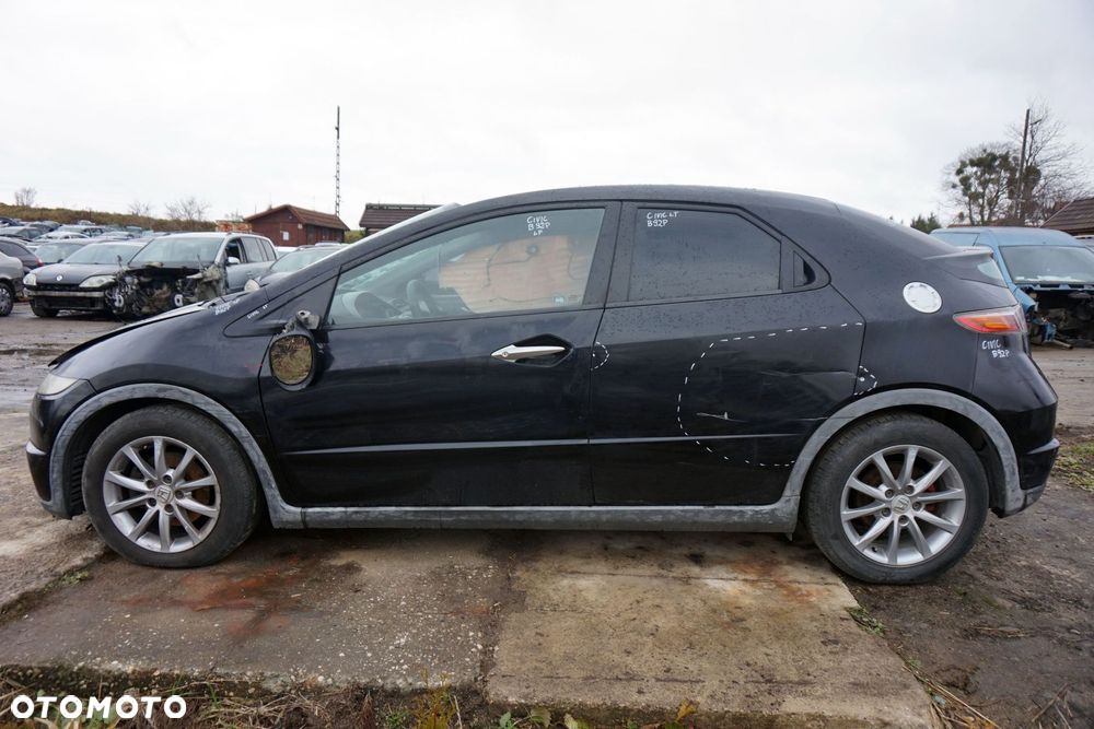 HONDA CIVIC VIII 5D HB 2006 B92P 2.2 I-CTDI N22A2 140KM PPG6 CZARNY na części - 2
